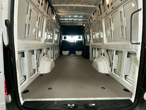 New 2025 Mercedes-Benz Sprinter 2500 image 25