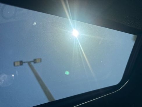 Used 2023 Mercedes-Benz C 300 Sedan image 11