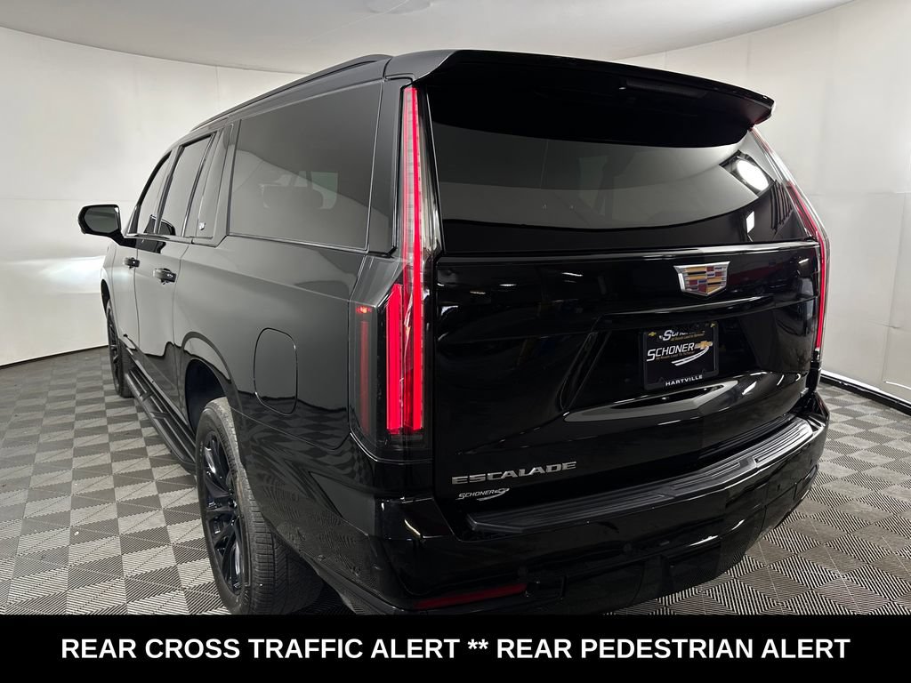 Used 2025 Cadillac Escalade ESV Sport AWD/4WD image 3
