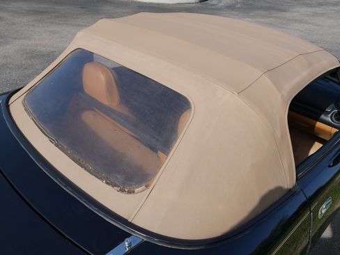 Used 1997 MAZDA MX-5 Miata RWD image 82