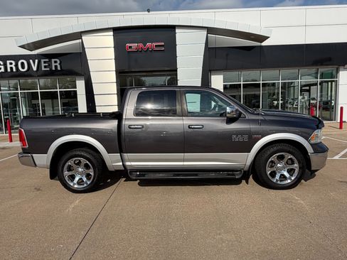 Used 2016 RAM 1500 Laramie w/ Convenience Group AWD/4WD image 24