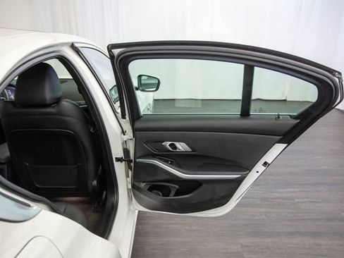 Used 2020 BMW 330i xDrive Sedan w/ Convenience Package image 23