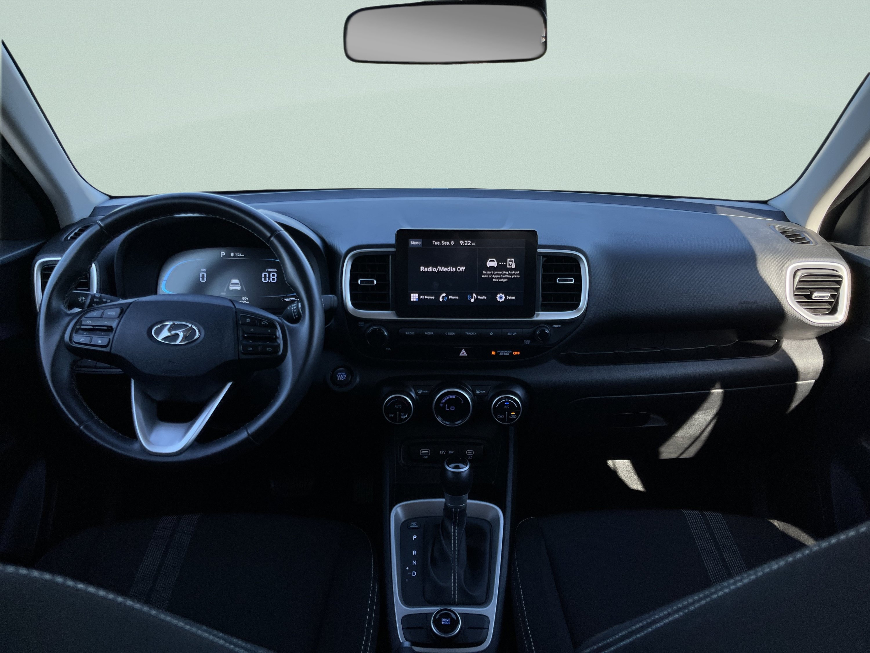 Used 2025 Hyundai Venue SEL FWD image 24