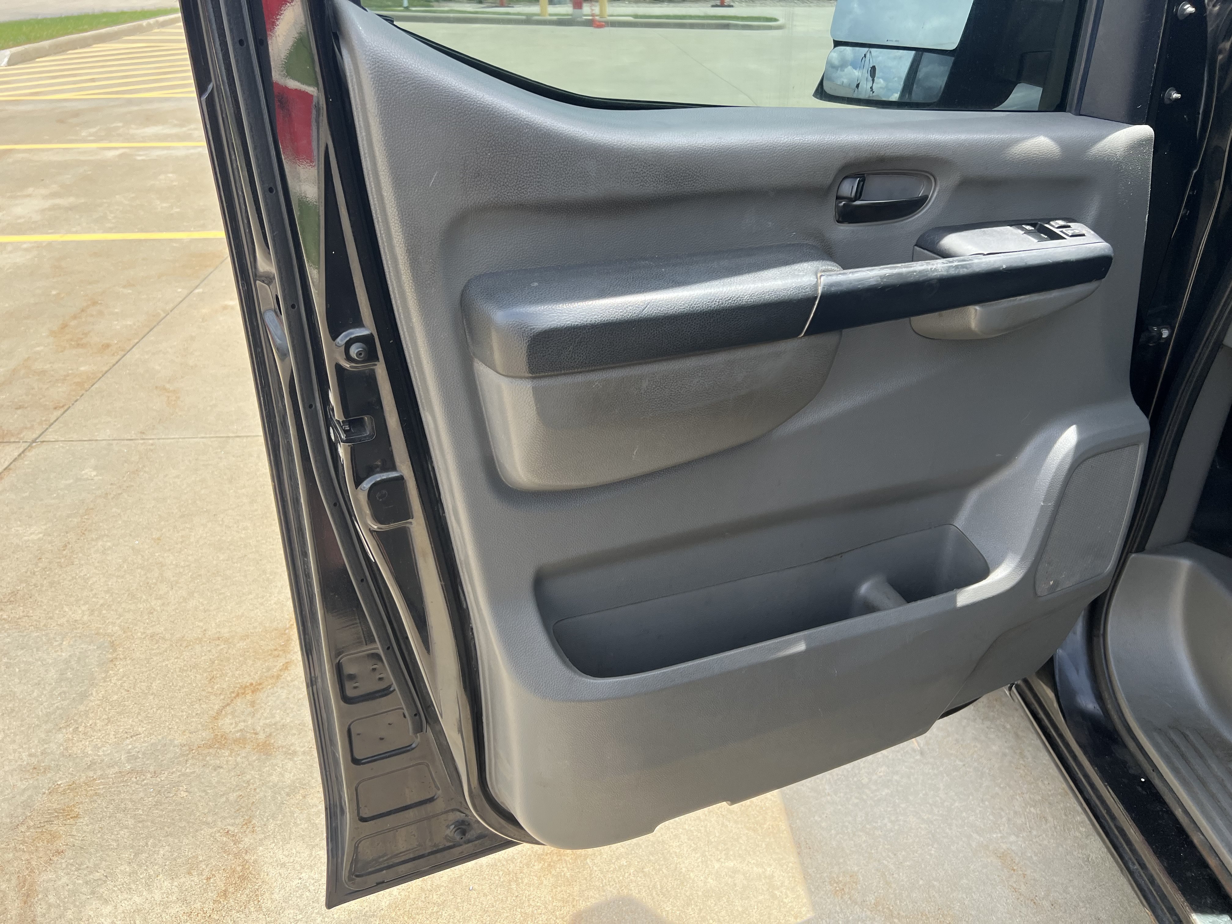 Used 2013 Nissan NV 2500 SV w/ Technology Pkg RWD image 27