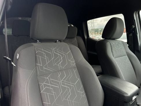 Used 2018 Toyota Tacoma TRD Sport w/ Technology Package image 15