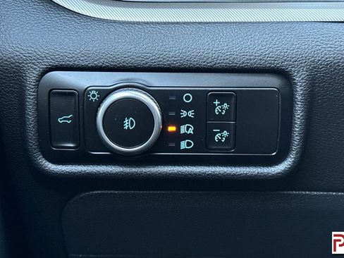 Used 2024 Ford Explorer XLT w/ Equipment Group 202A image 35