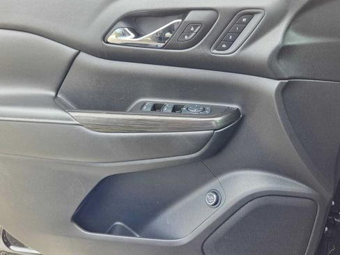 Used 2017 GMC Acadia SLT FWD image 31