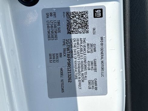 Used 2024 GMC Savana 2500 w/ Driver Convenience Package image 10