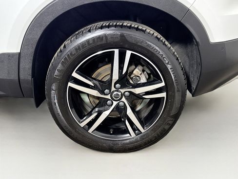 Used 2023 Volvo XC40 B5 Plus AWD/4WD image 29