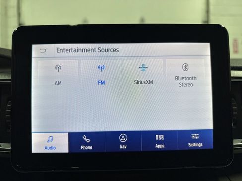 Used 2024 Ford Explorer XLT w/ Equipment Group 202A AWD/4WD image 31