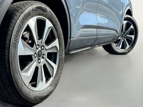 Used 2023 Ford Escape Platinum image 15