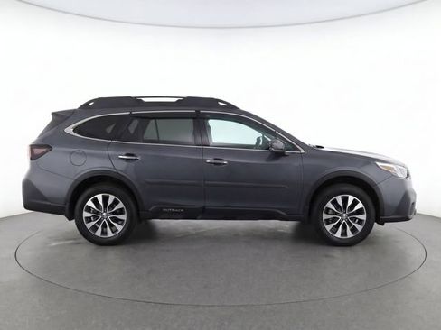 Used 2025 Subaru Outback Limited XT AWD/4WD image 4
