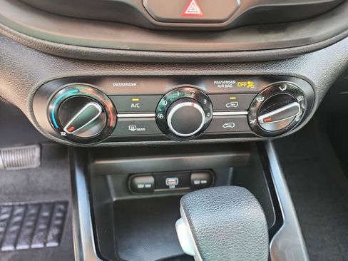 Used 2022 Kia Soul LX w/ Technology Package image 22