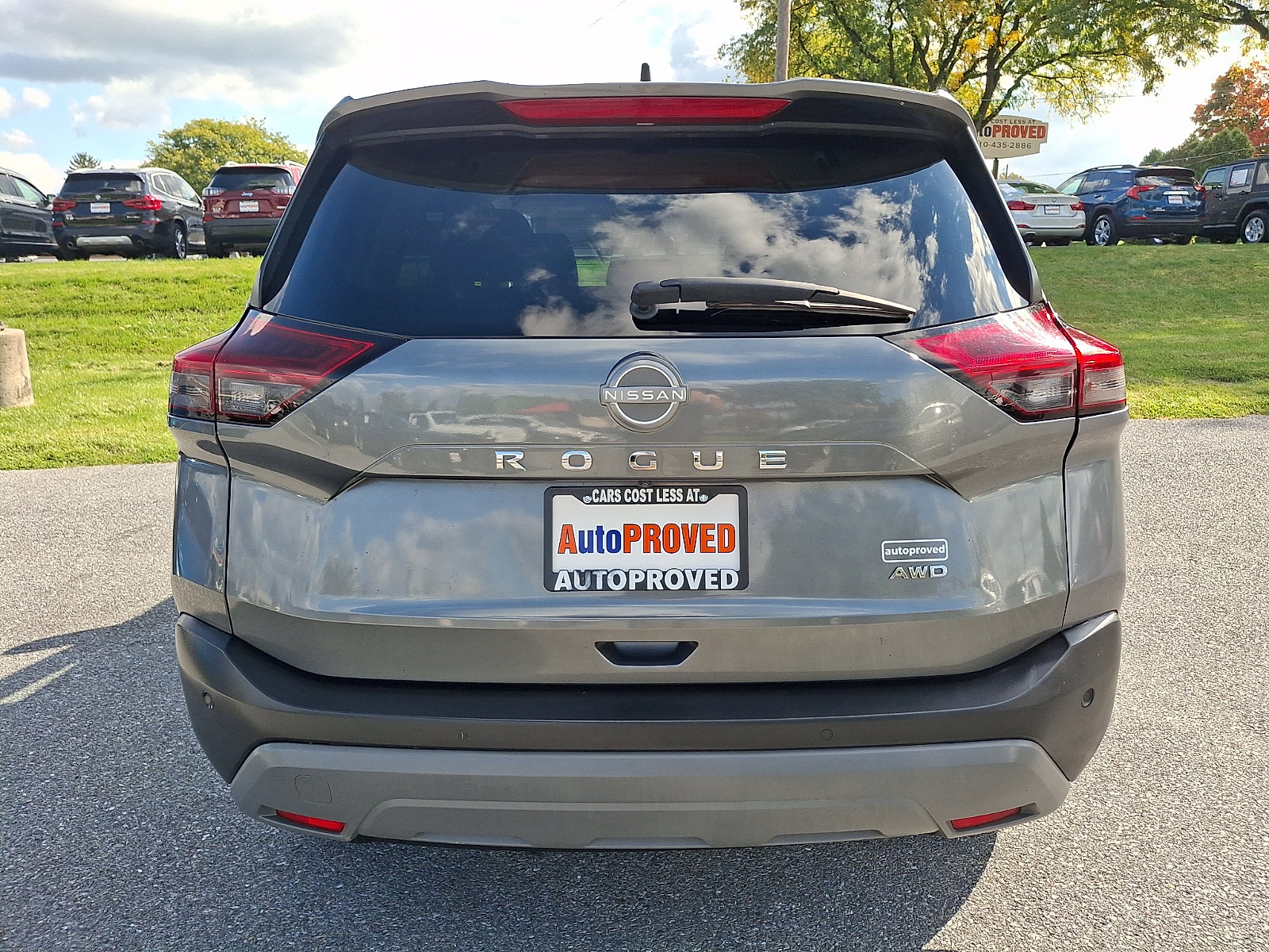 Used 2023 Nissan Rogue S AWD/4WD image 5