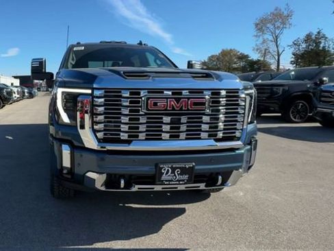 New 2026 GMC Sierra 2500 Denali w/ Denali Reserve Package image 3