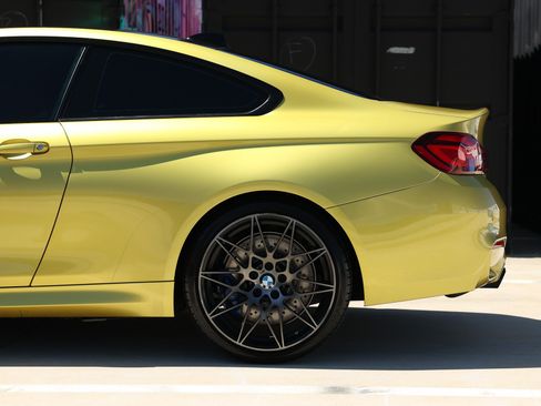 Used 2020 BMW M4 Coupe w/ Competition Package RWD image 30
