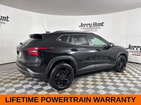 Used 2024 Chevrolet Trax ACTIV FWD image 6