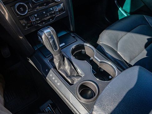 Used 2018 Ford Explorer XLT w/ Equipment Group 202A image 28