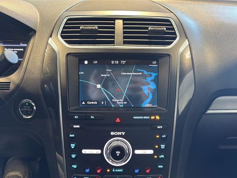 Used 2019 Ford Explorer Sport w/ Equipment Group 401A AWD/4WD image 19