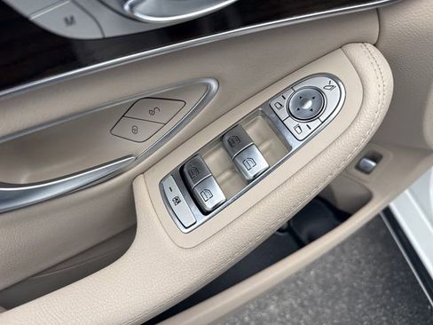 Used 2019 Mercedes-Benz C 300 4MATIC Sedan image 9
