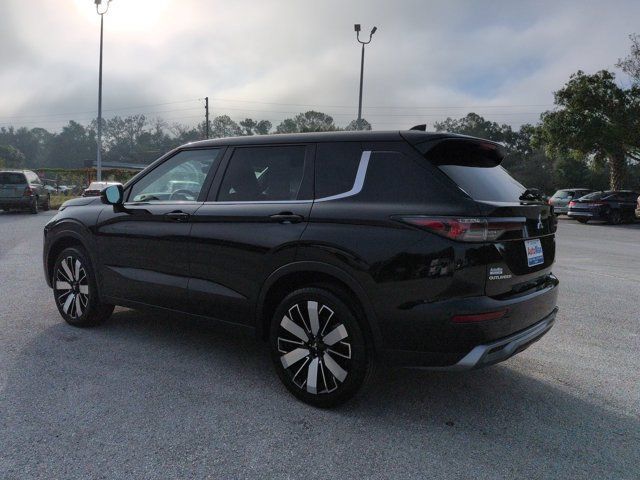 Used 2025 Mitsubishi Outlander SE FWD image 6