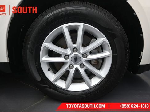 Used 2019 Dodge Journey SE FWD image 36