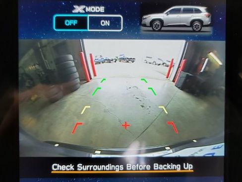Used 2025 Subaru Forester Premium AWD/4WD image 4