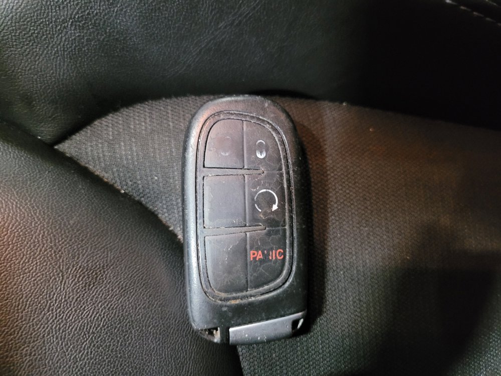 Used 2019 Jeep Cherokee Latitude Plus w/ Cold Weather Group AWD/4WD image 32
