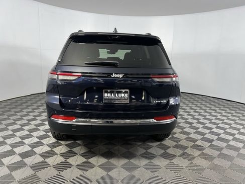 Used 2024 Jeep Grand Cherokee Limited w/ Luxury Tech Group II image 8