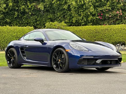 Certified 2025 Porsche 718 Cayman RWD image 9