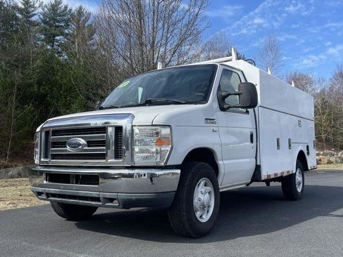 Used 2010 Ford E-350 and Econoline 350 Super Duty RWD image 1