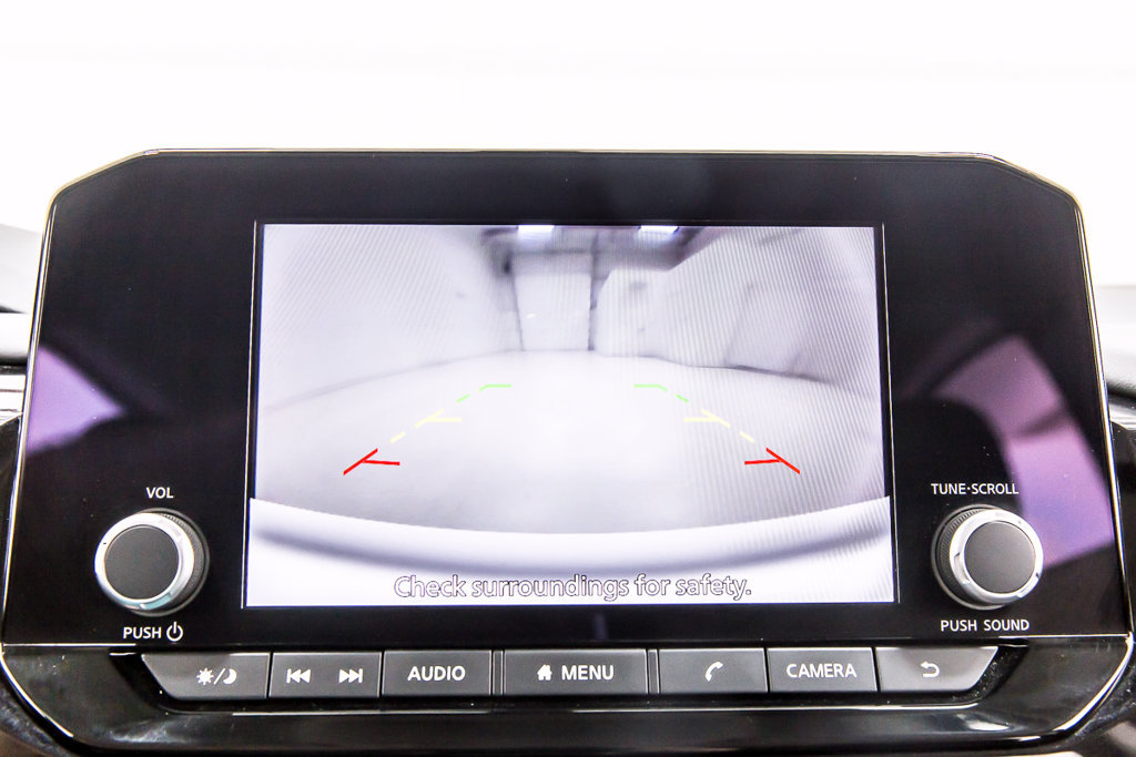 Used 2025 Nissan Pathfinder SV AWD/4WD image 14