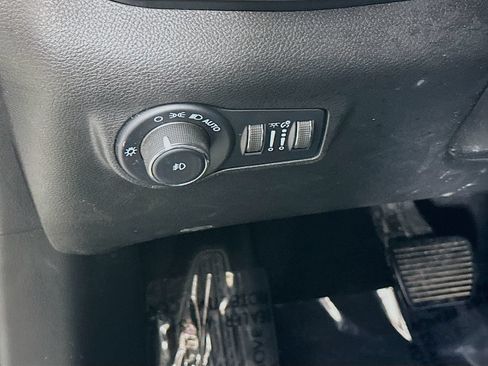 Certified 2023 Jeep Compass Limited AWD/4WD image 17
