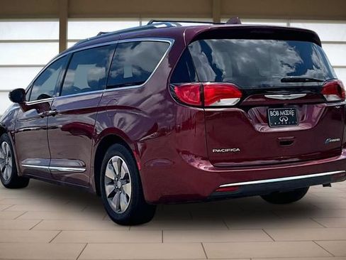 Used 2018 Chrysler Pacifica Limited FWD image 13