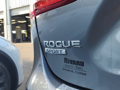 Used 2020 Nissan Rogue Sport SV FWD image 7