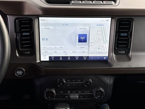 Used 2021 Ford Bronco Outer Banks AWD/4WD image 17