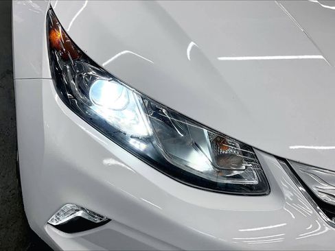 Used 2018 Chevrolet Volt LT w/ Comfort Package image 28