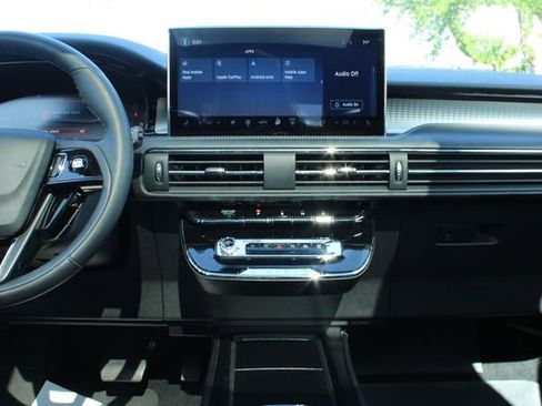 Used 2024 Lincoln Corsair AWD w/ Equipment Group 101A image 17
