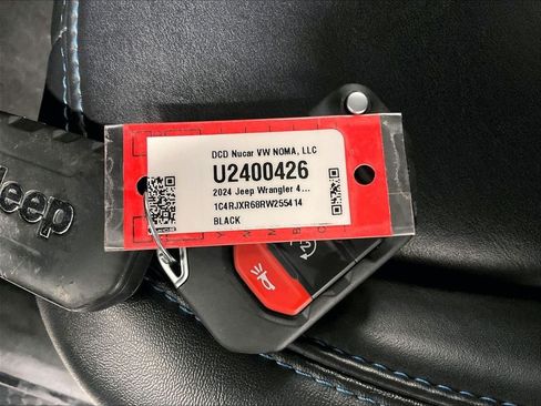 Used 2024 Jeep Wrangler Unlimited Rubicon 4xe w/ Technology Group AWD/4WD image 31