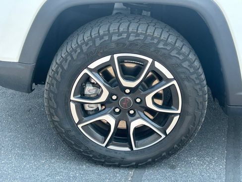 Used 2025 Jeep Compass Trailhawk AWD/4WD image 14