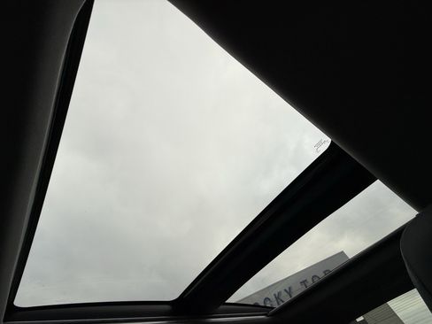 Used 2020 Toyota Camry XSE image 30