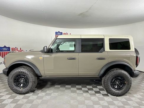 New 2026 Ford Bronco Badlands image 6