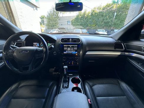 Used 2016 Ford Explorer XLT w/ Equipment Group 202A image 16