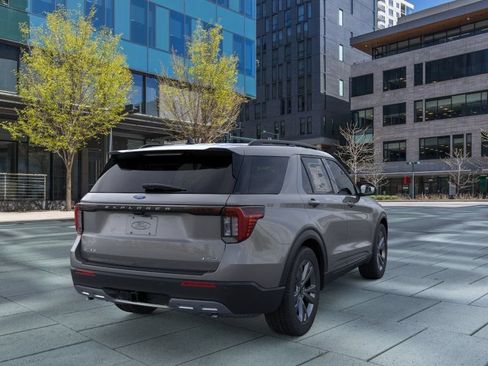 New 2026 Ford Explorer Active AWD/4WD image 8
