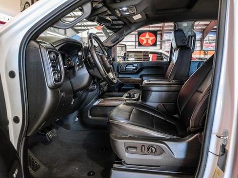 Used 2022 Chevrolet Silverado 3500 High Country w/ Technology Package image 6