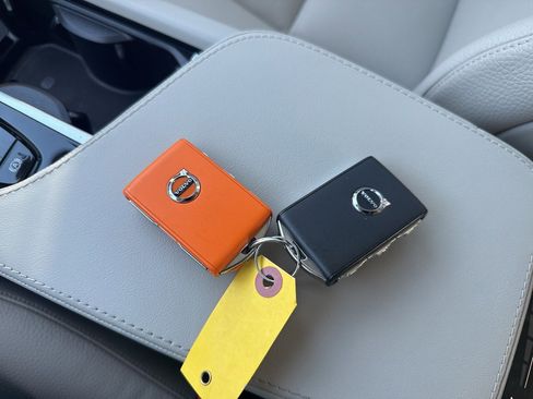 Used 2024 Volvo XC90 T8 Plus w/ Protection Package Premier image 30