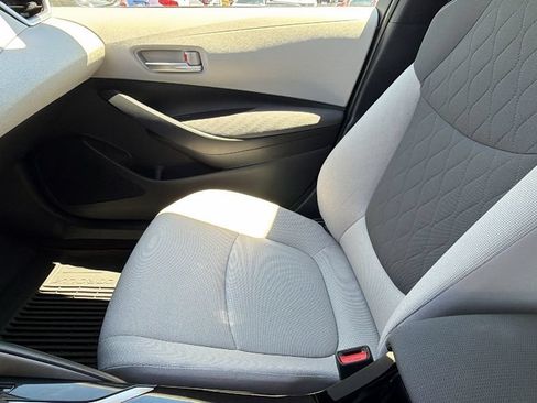 Used 2021 Toyota Corolla LE FWD image 23
