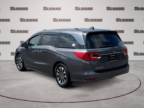 Used 2024 Honda Odyssey EX-L image 3