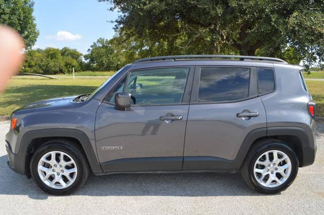 Used 2017 Jeep Renegade Latitude FWD image 7