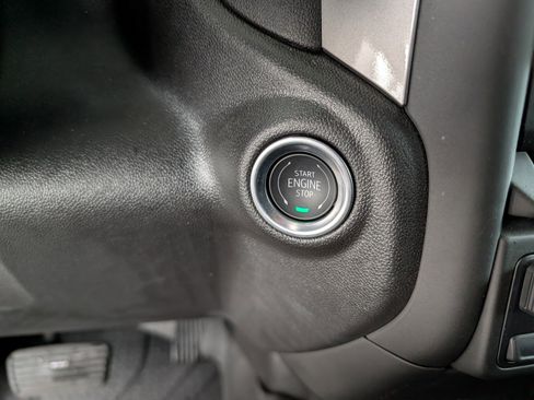 Used 2025 Chevrolet Silverado 2500 Custom w/ Custom Value Package image 19